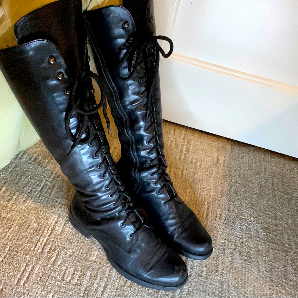 Italian made Sacco zip with lace up front size 39